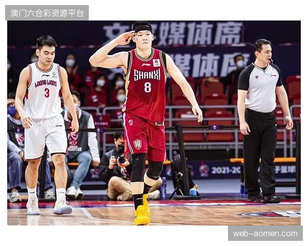 后卫线老化拖累进攻效率，辽宁队传统双塔阵容在小球时代面临空间困境